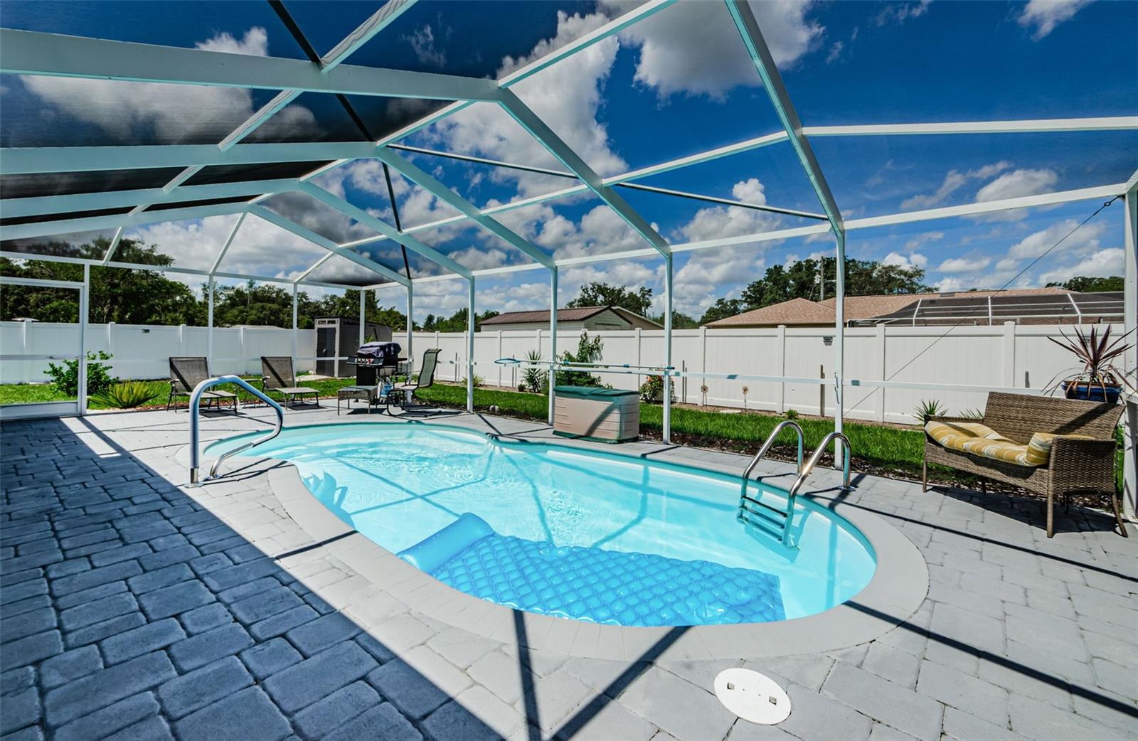 SPRING HILL UNIT 4 BLK 188 LOT 23 - Residential