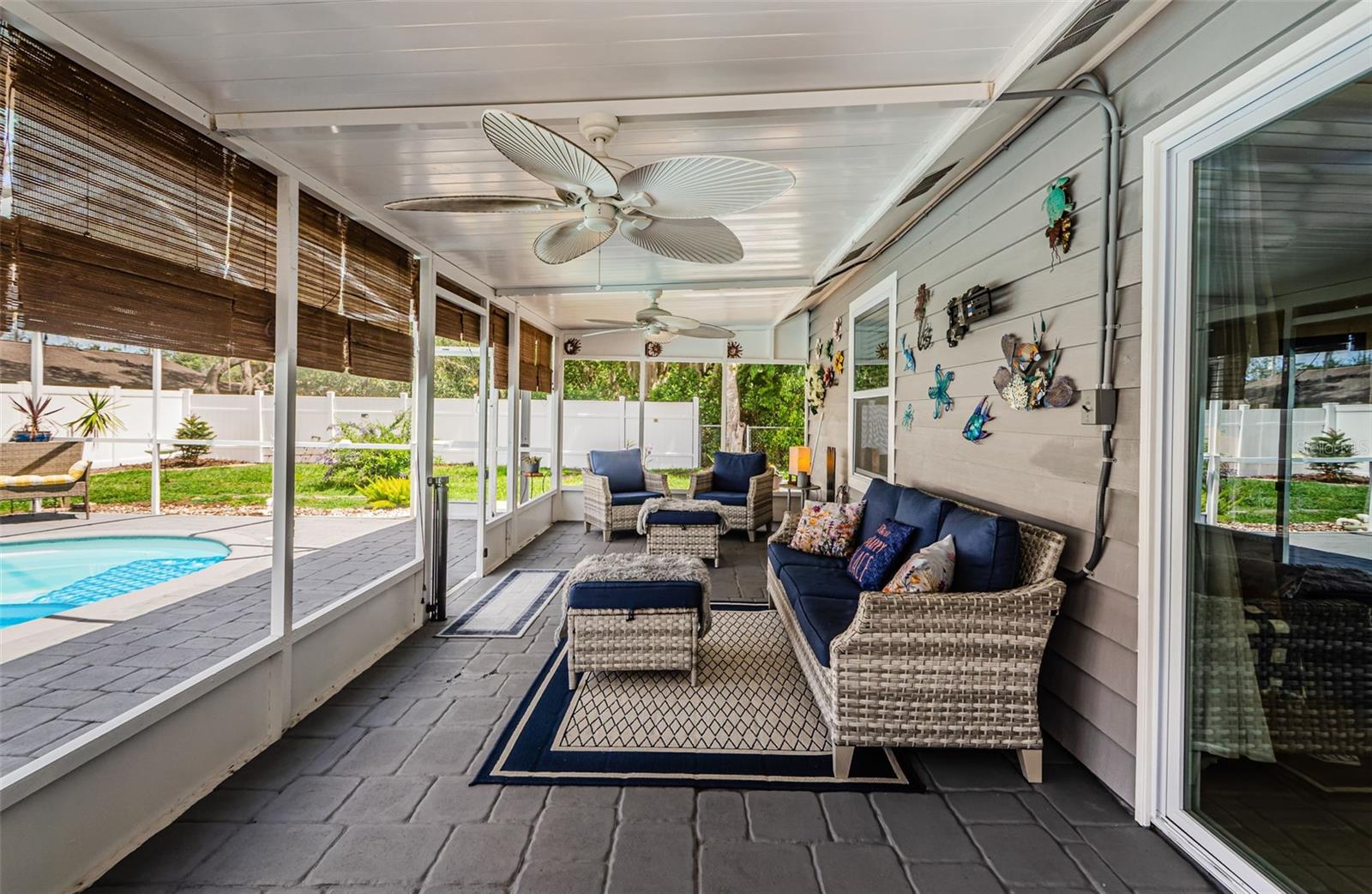 SPRING HILL UNIT 4 BLK 188 LOT 23 - Residential