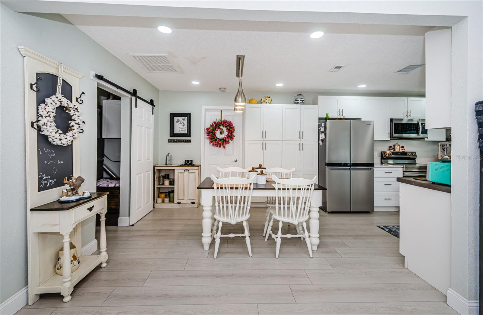 SPRING HILL UNIT 4 BLK 188 LOT 23 - Residential