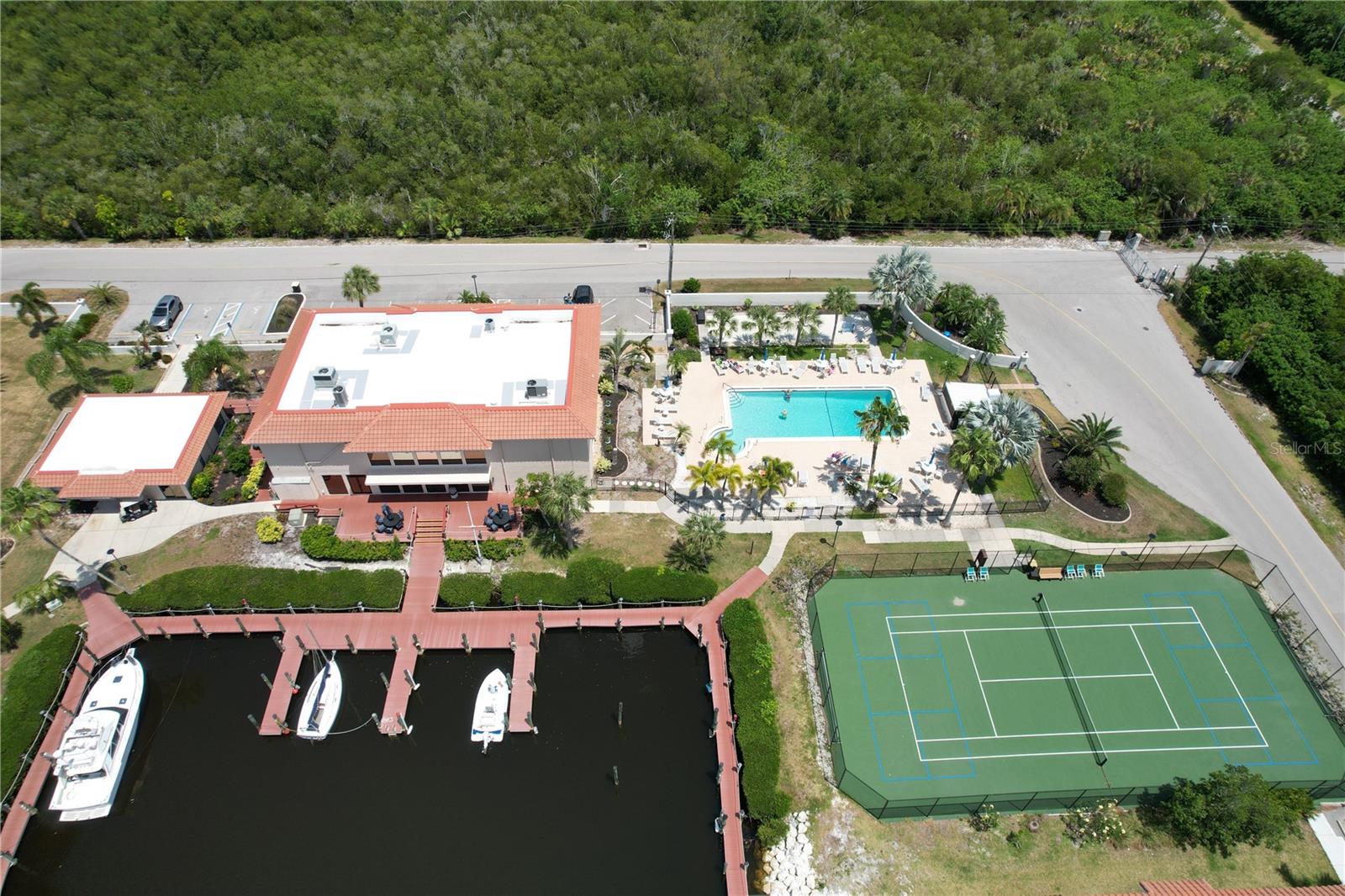 EMERALD POINTE PH 01 - Residential