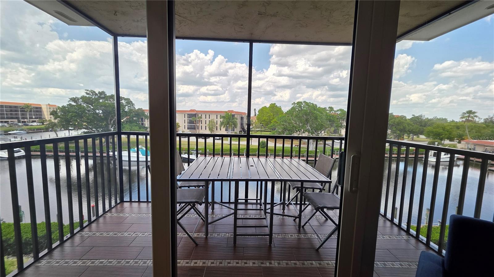 EMERALD POINTE PH 01 - Residential