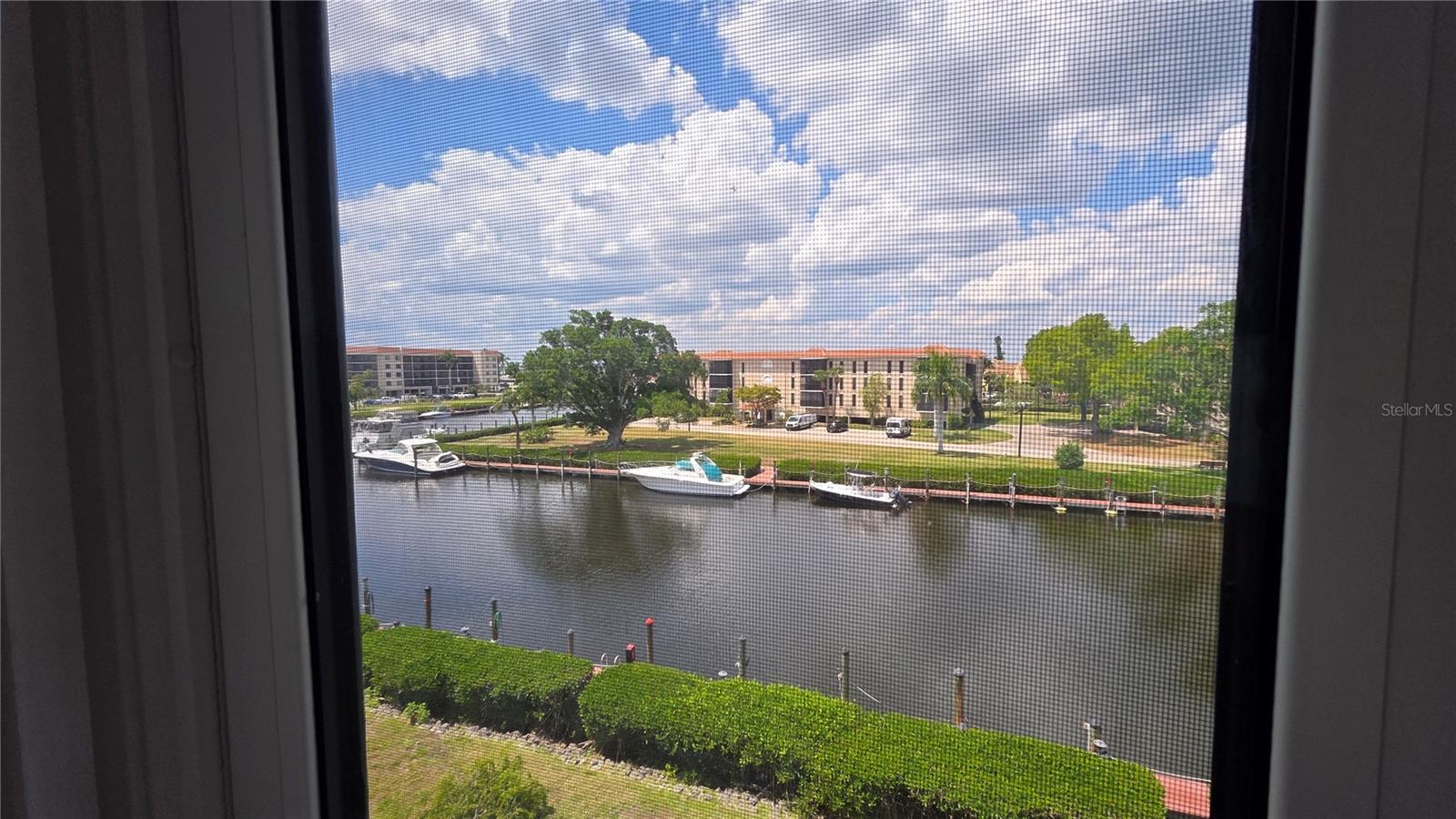 EMERALD POINTE PH 01 - Residential
