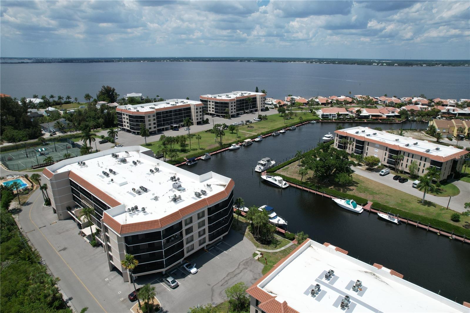 EMERALD POINTE PH 01 - Residential