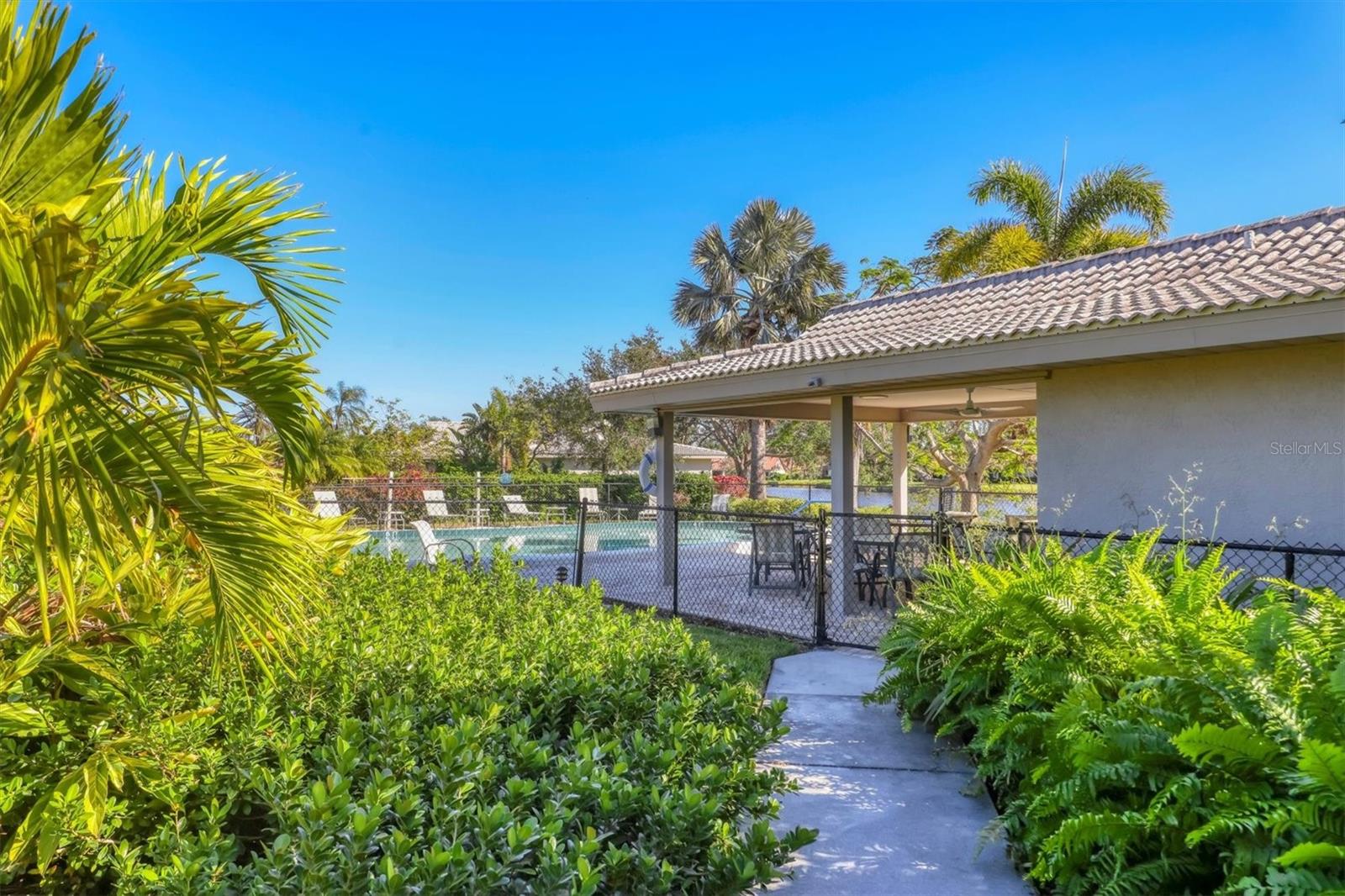 LAKESHORE VILLAGE SOUTH - Residential