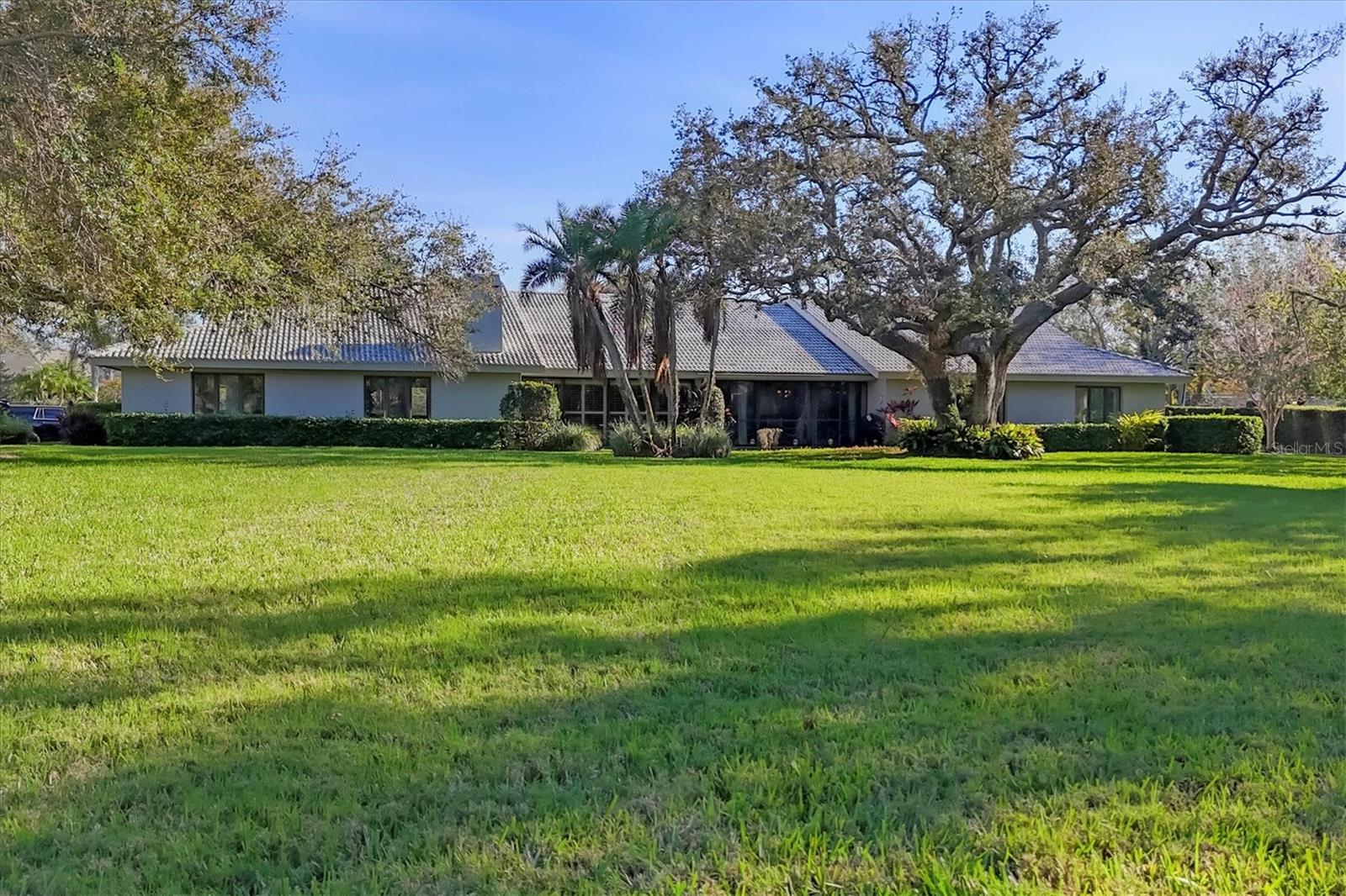 LAKESHORE VILLAGE SOUTH - Residential