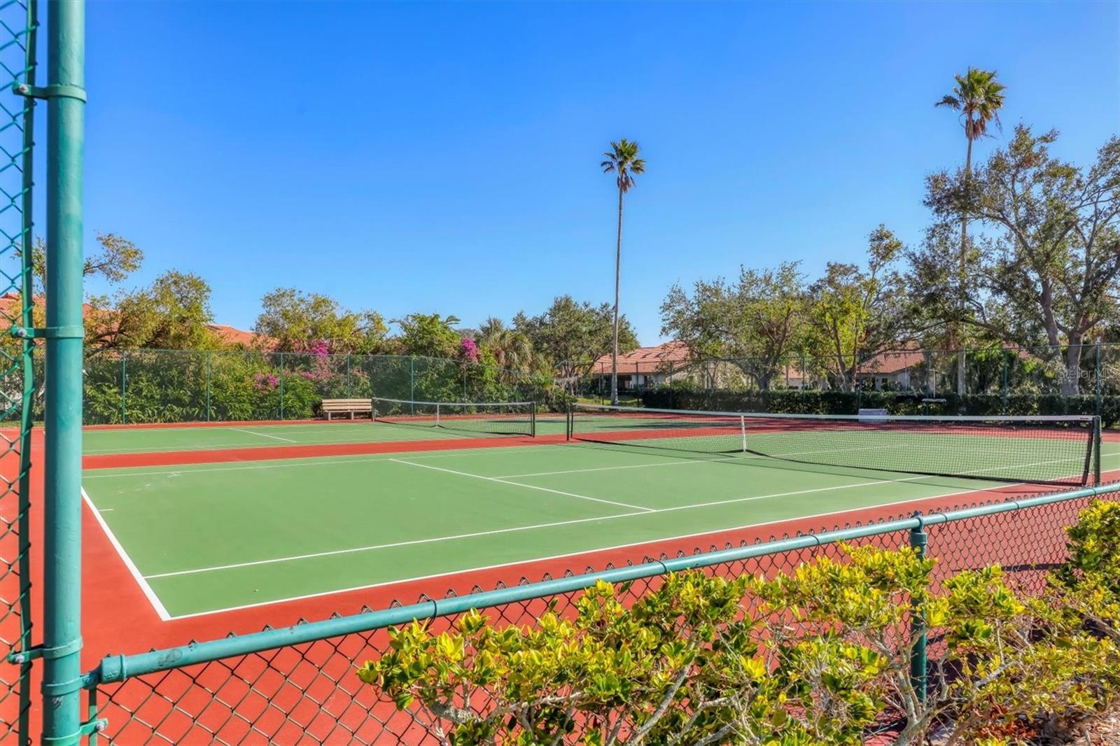 LAKESHORE VILLAGE SOUTH - Residential