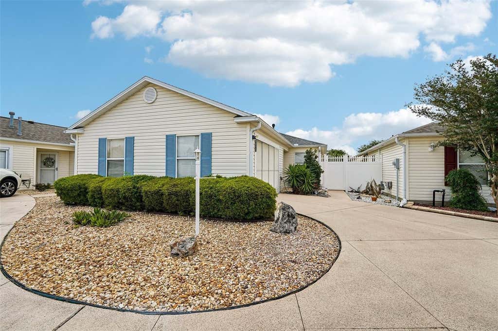 Photo of 17167 SE 76th Boxbury Ct, The Villages, FL 32162 (MLS # TB8505329)
