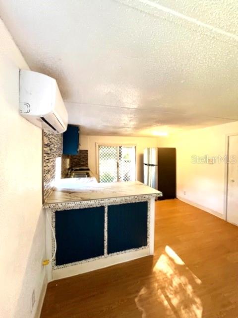 RUNNYMEDE NORTH HALF TOWN OF - Residential Lease