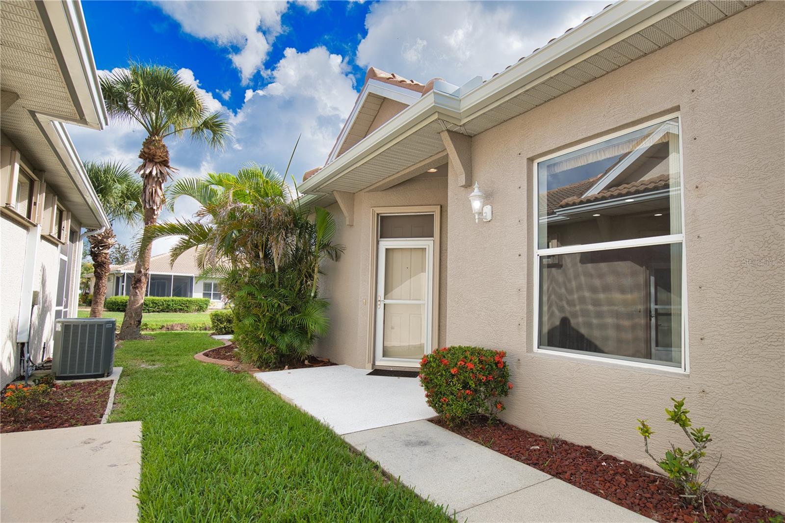 8354 PALMETTO COURT