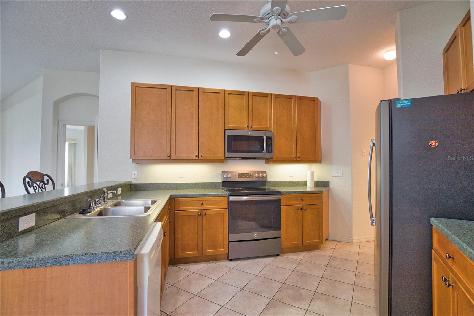 8354 PALMETTO COURT