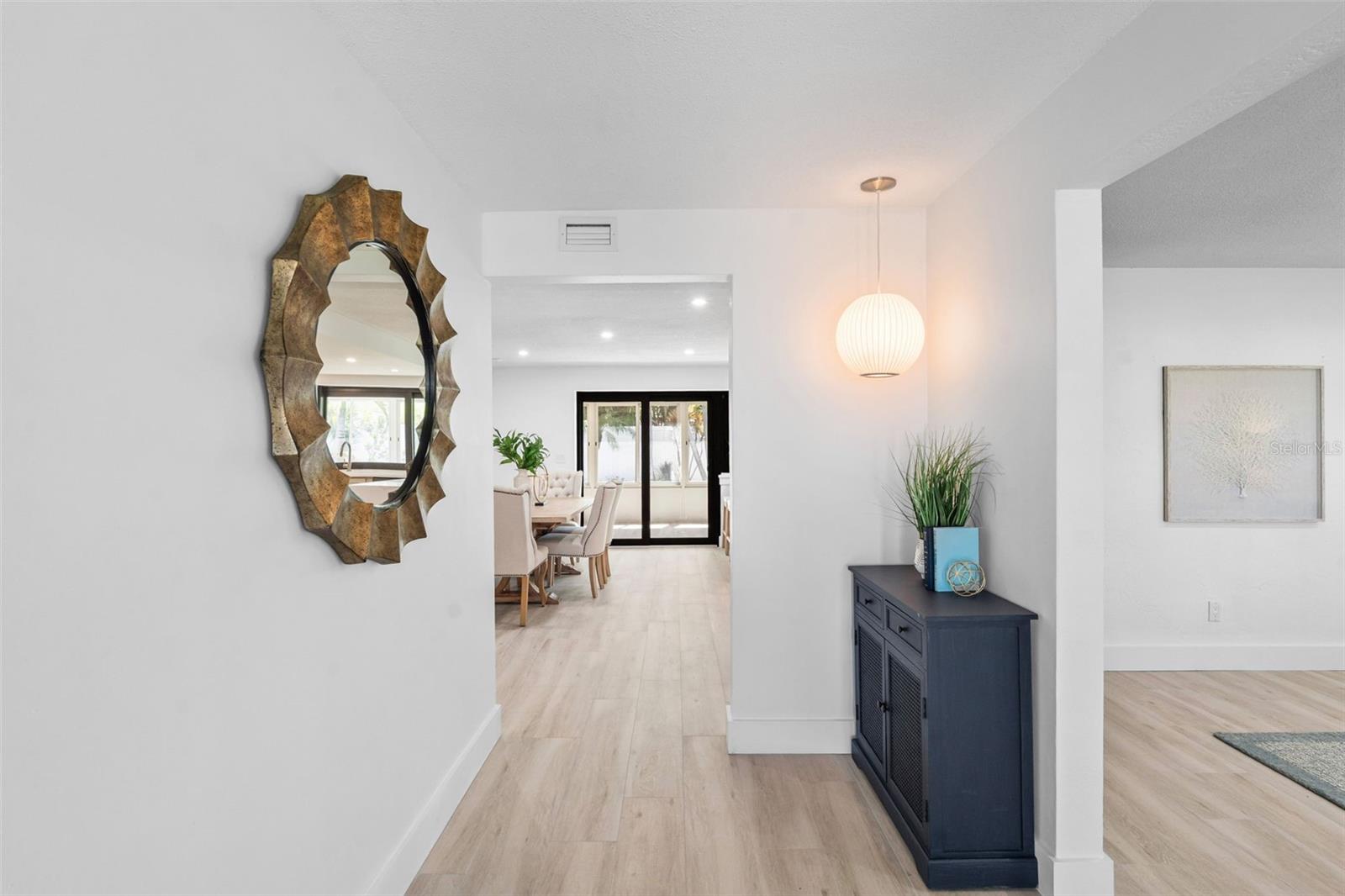 251 N JULIA CIRCLE