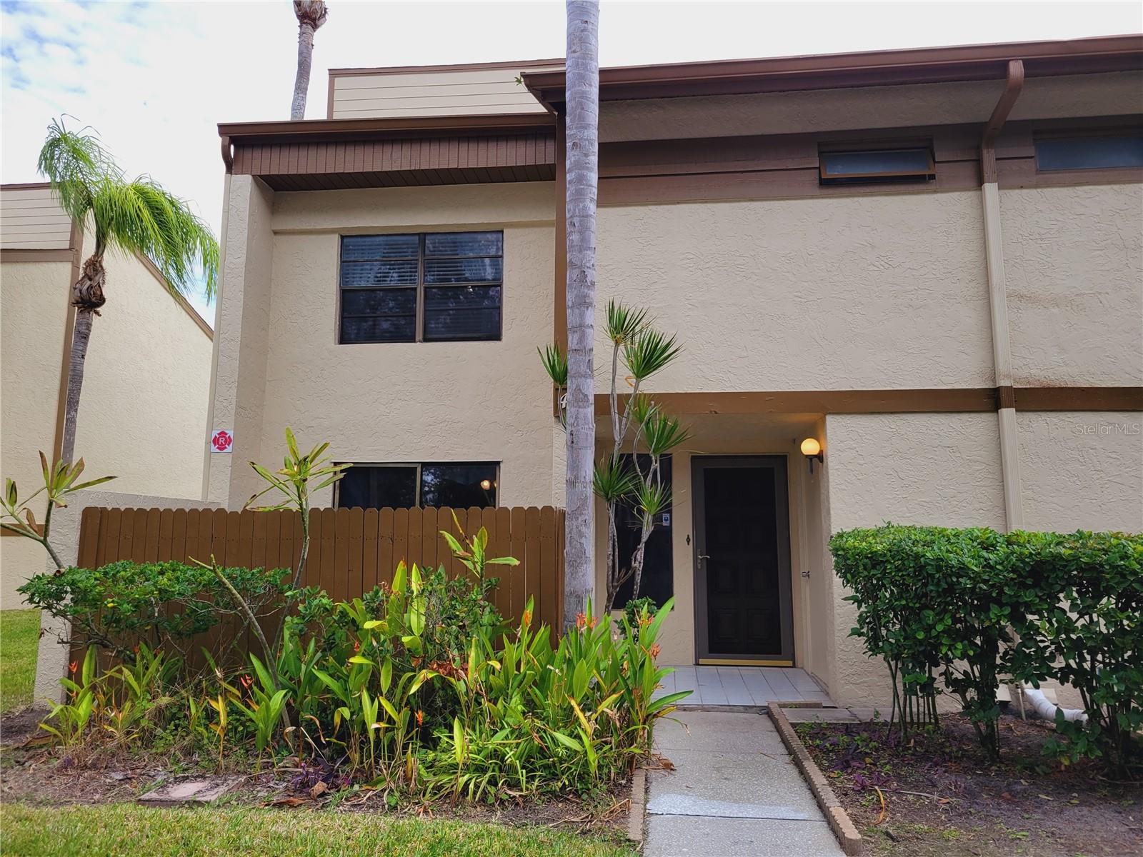 TOWNHOMES OF LAKE SEMINOLE - Residential Lease