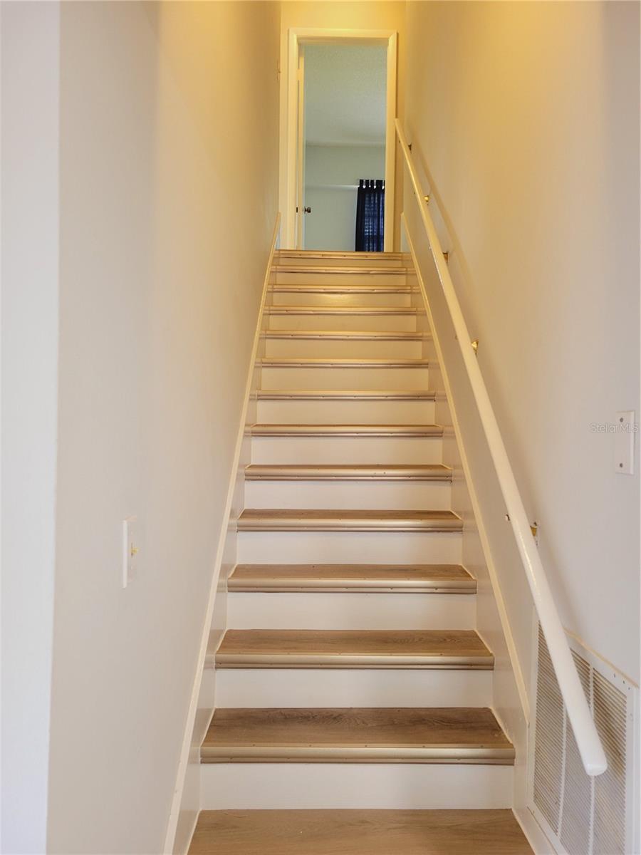 TOWNHOMES OF LAKE SEMINOLE - Residential Lease