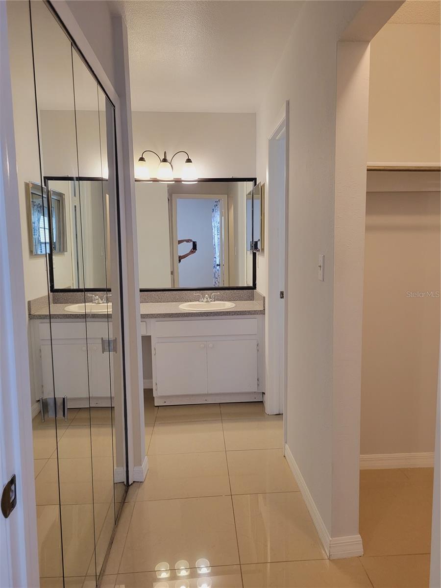 TOWNHOMES OF LAKE SEMINOLE - Residential Lease