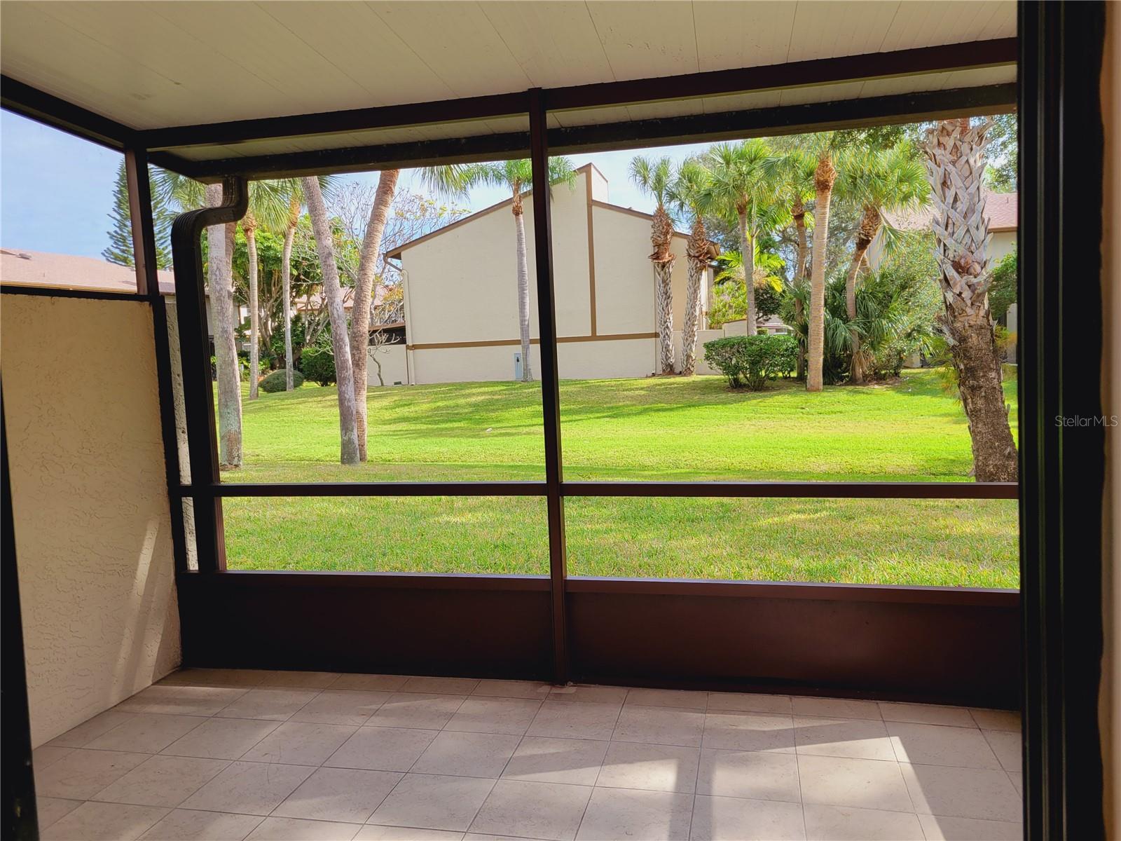 TOWNHOMES OF LAKE SEMINOLE - Residential Lease