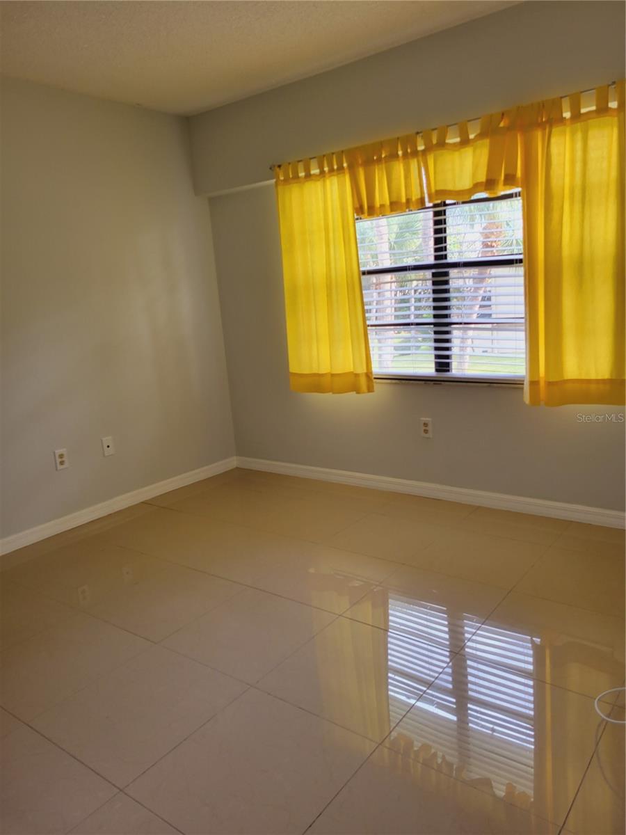 TOWNHOMES OF LAKE SEMINOLE - Residential Lease