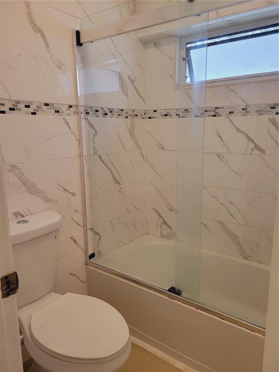 TOWNHOMES OF LAKE SEMINOLE - Residential Lease