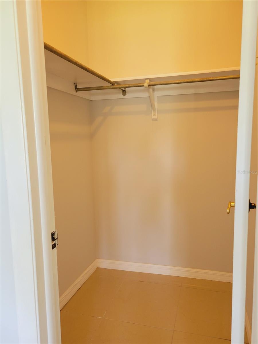 TOWNHOMES OF LAKE SEMINOLE - Residential Lease