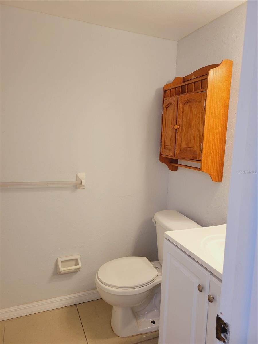 TOWNHOMES OF LAKE SEMINOLE - Residential Lease