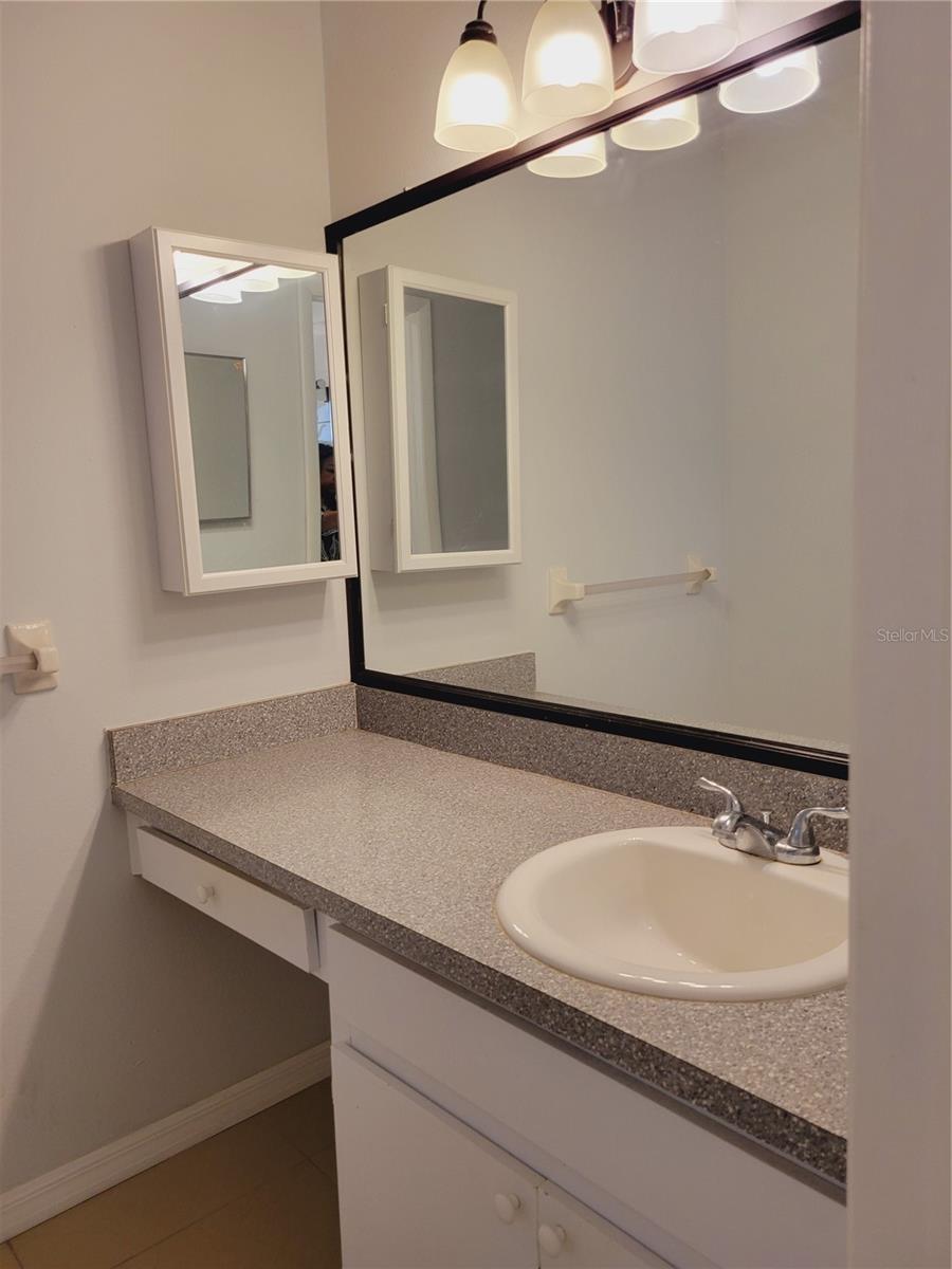 TOWNHOMES OF LAKE SEMINOLE - Residential Lease