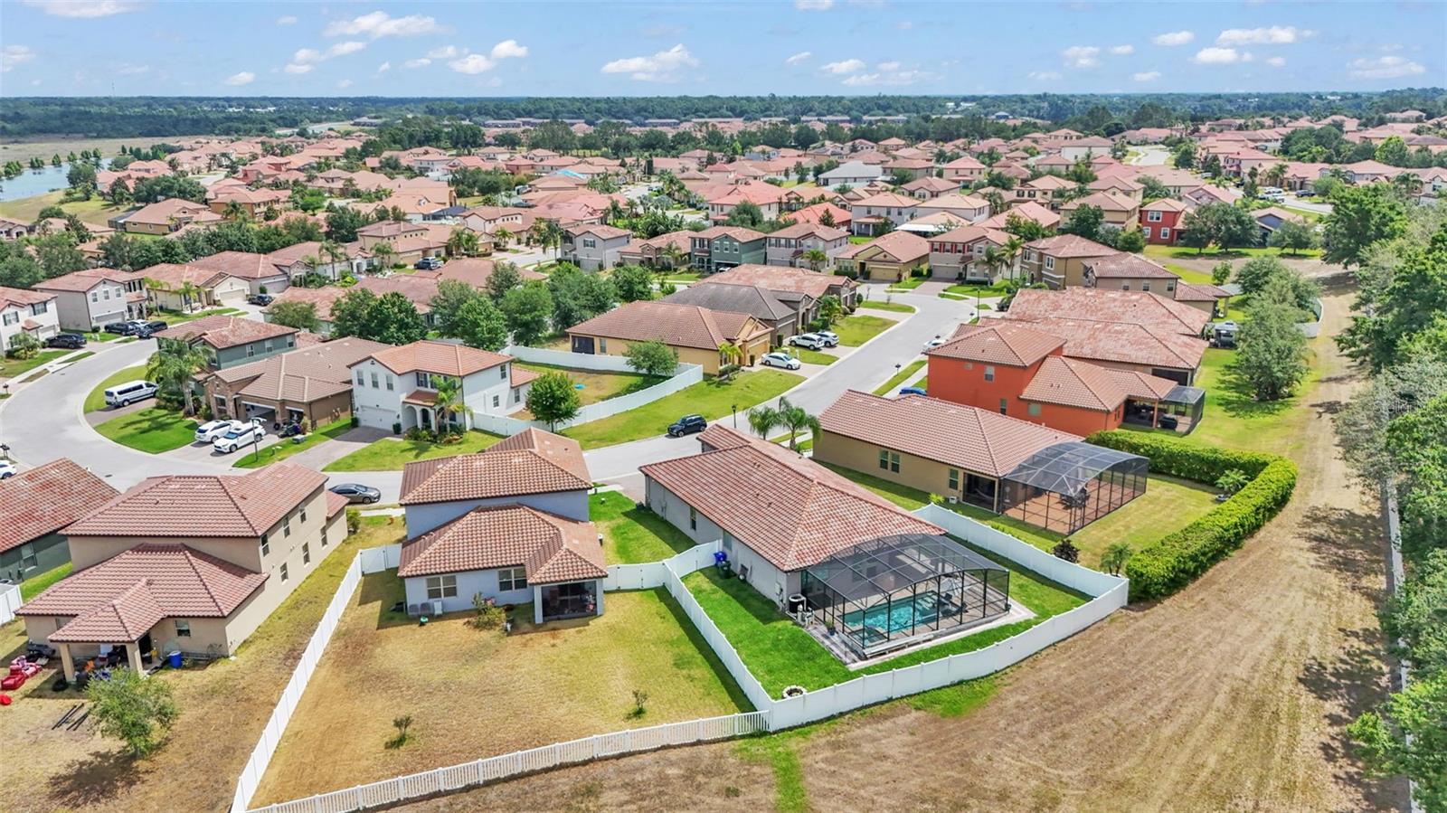 2277 BELLA LUNA CIRCLE