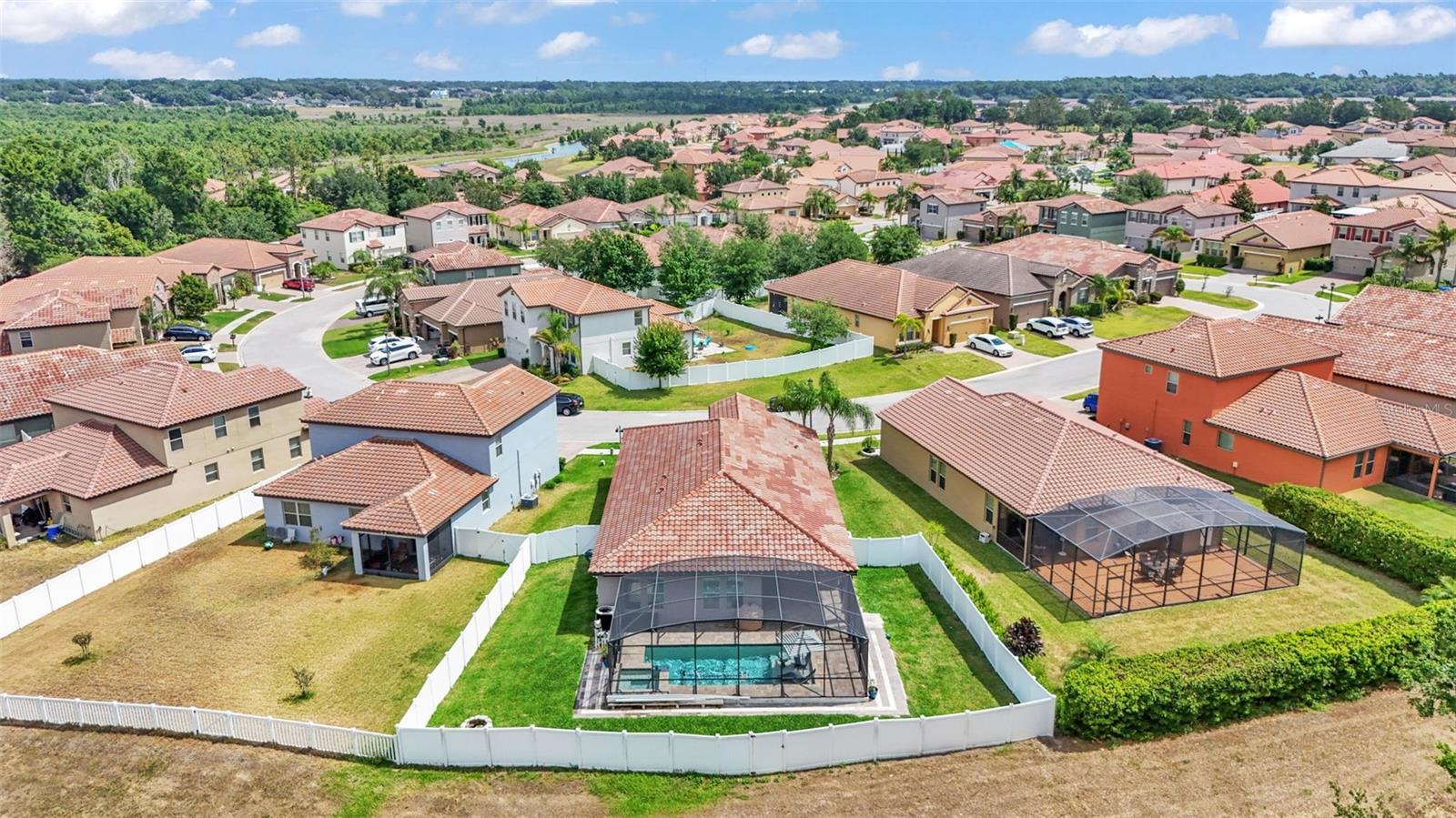 2277 BELLA LUNA CIRCLE