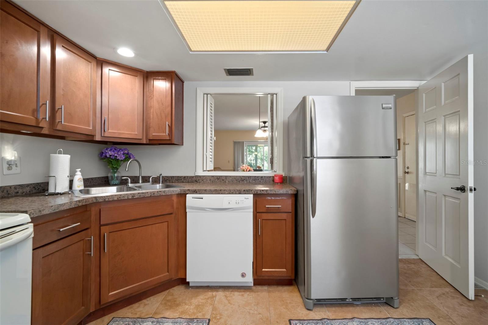 THE GRAND AT OLDE CARROLLWOOD CONDOMINIUM - Residential