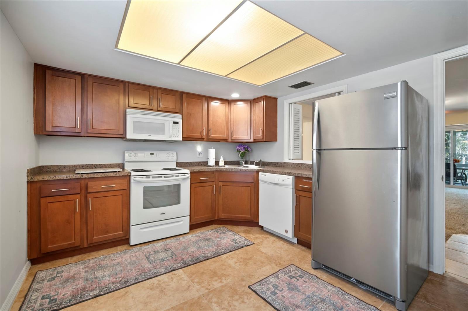 THE GRAND AT OLDE CARROLLWOOD CONDOMINIUM - Residential