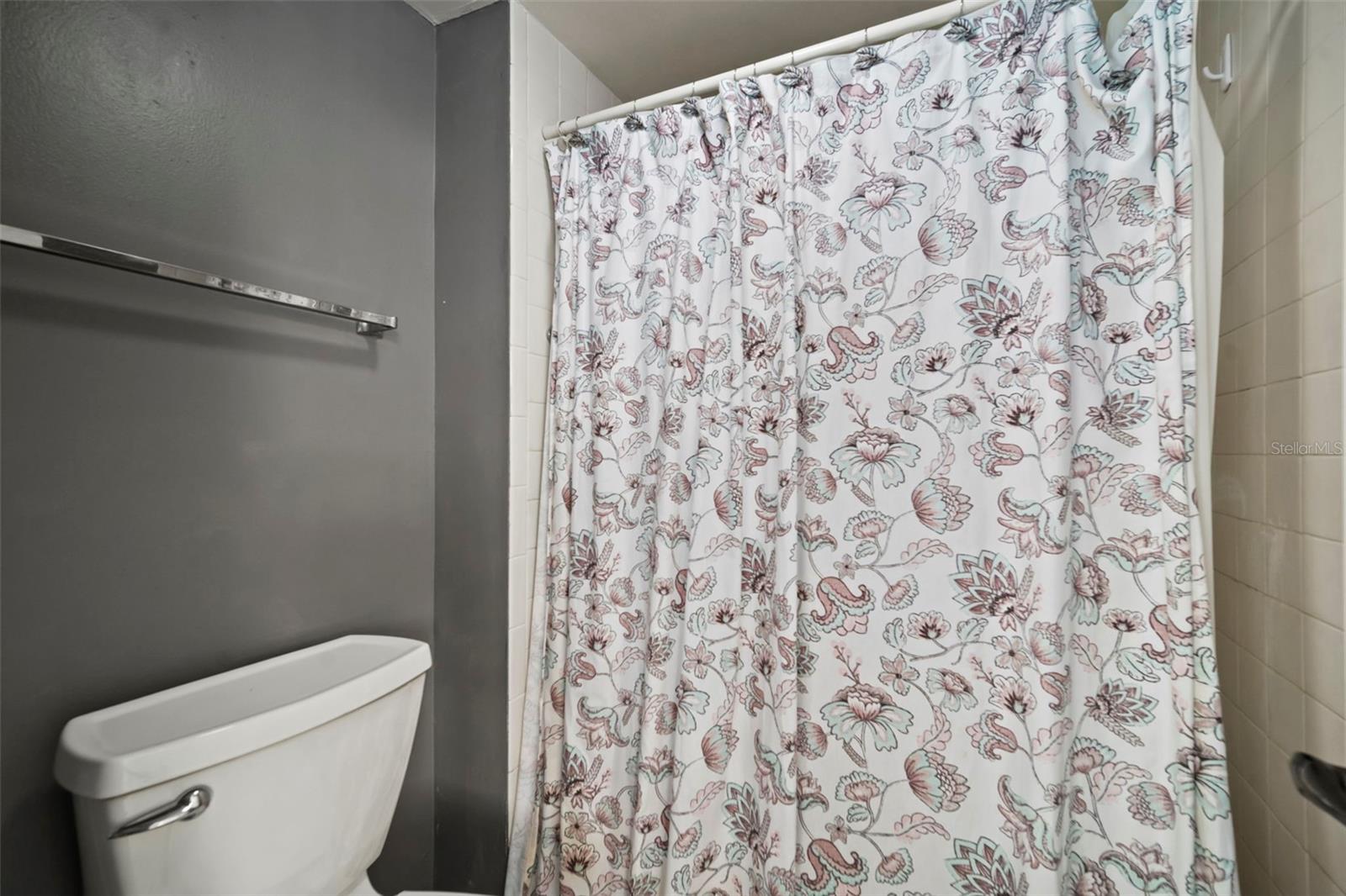 THE GRAND AT OLDE CARROLLWOOD CONDOMINIUM - Residential