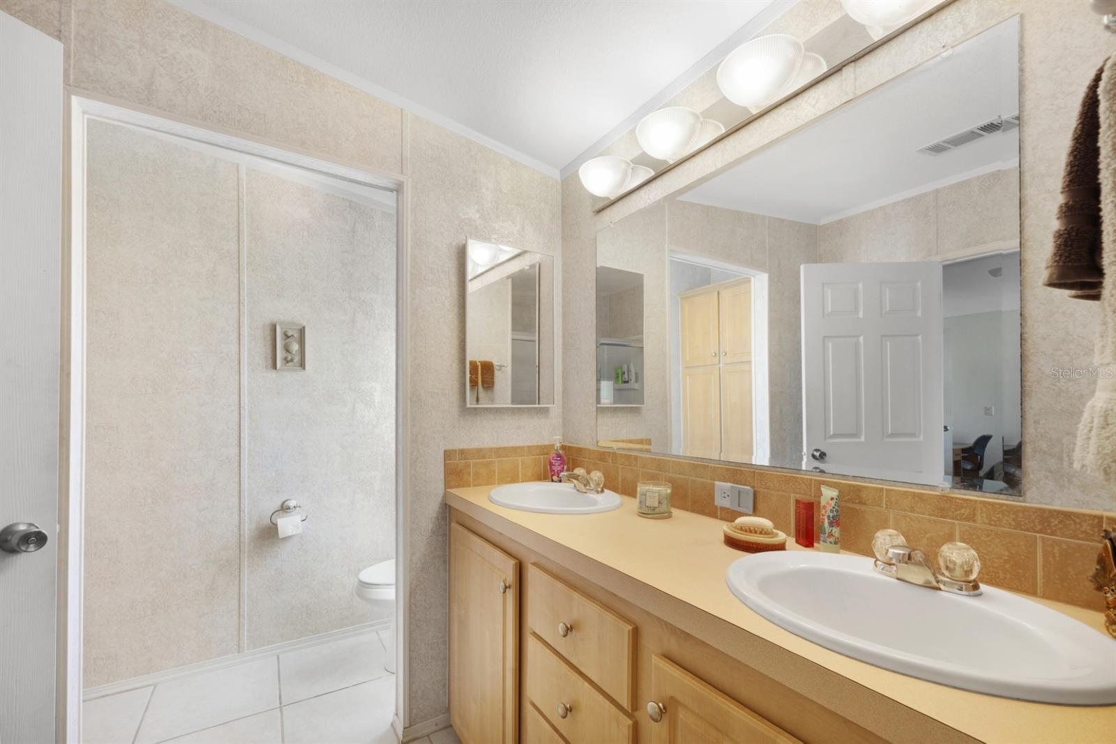 MAPLE LEAF ESTATES - Residential