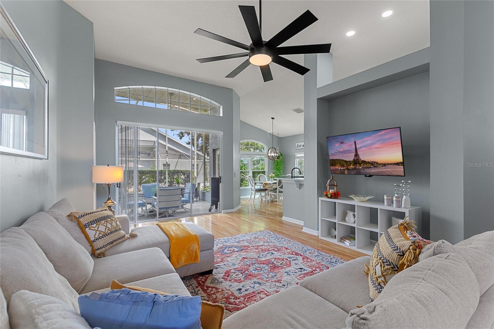 116 FLEMING LN