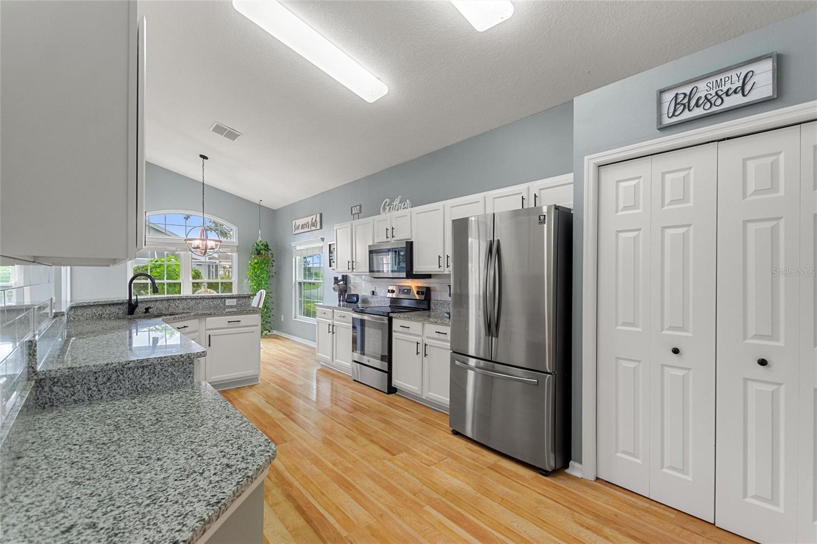 116 FLEMING LN