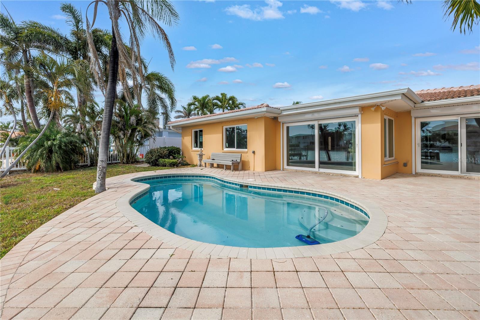 10128 YACHT CLUB DRIVE