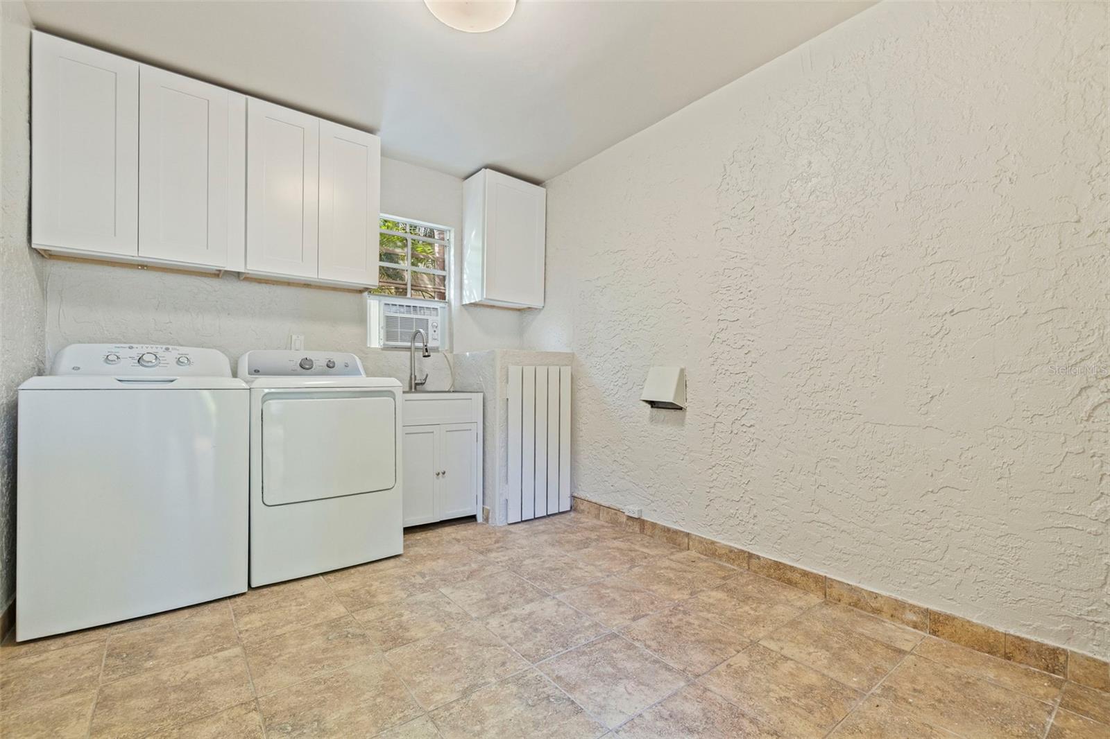 SNELL ISLE BRIGHTWATERS SEC 1 REP - Residential