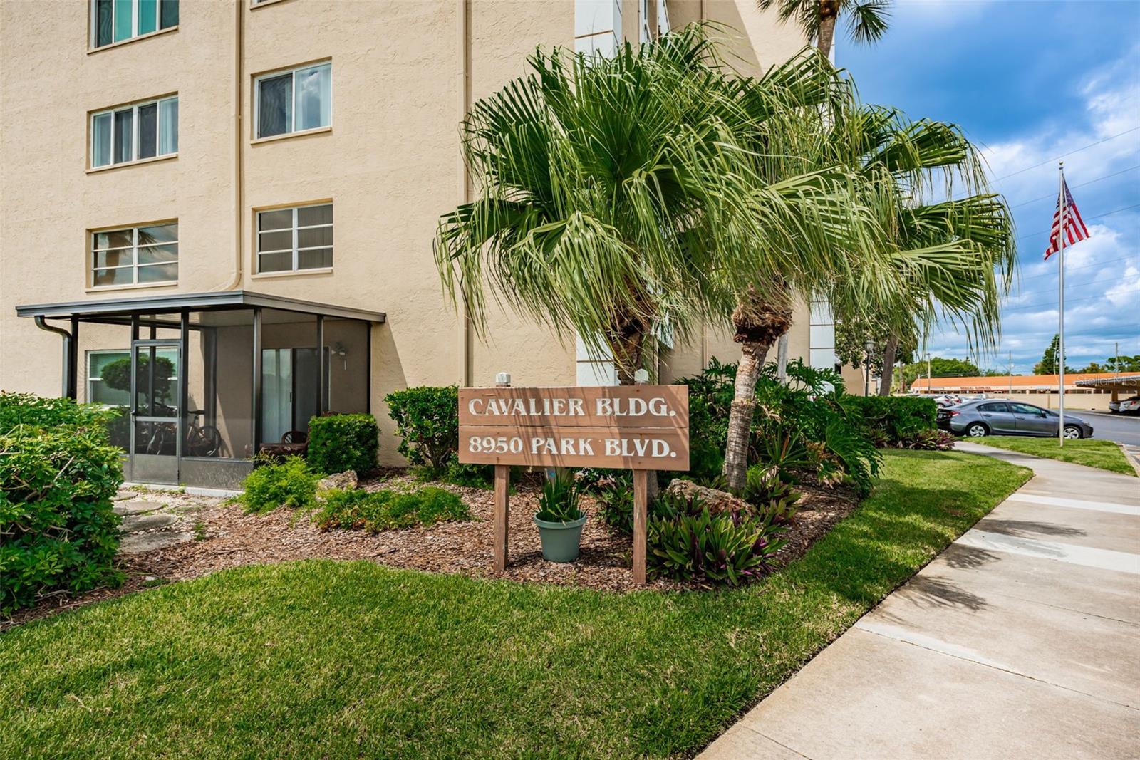 SEMINOLE-ON-THE-GREEN CAVALIER BLDG - Residential