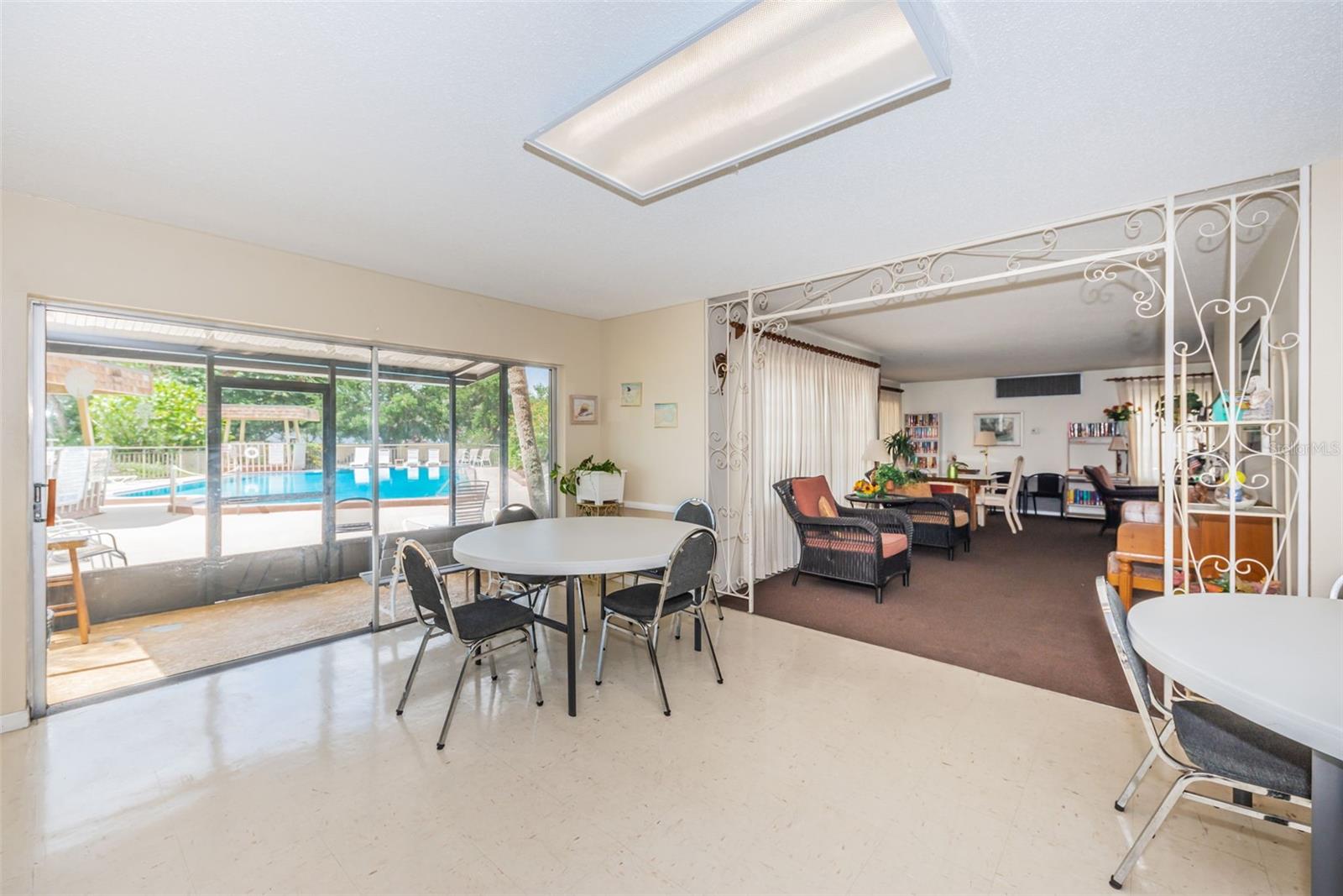 SEMINOLE-ON-THE-GREEN CAVALIER BLDG - Residential