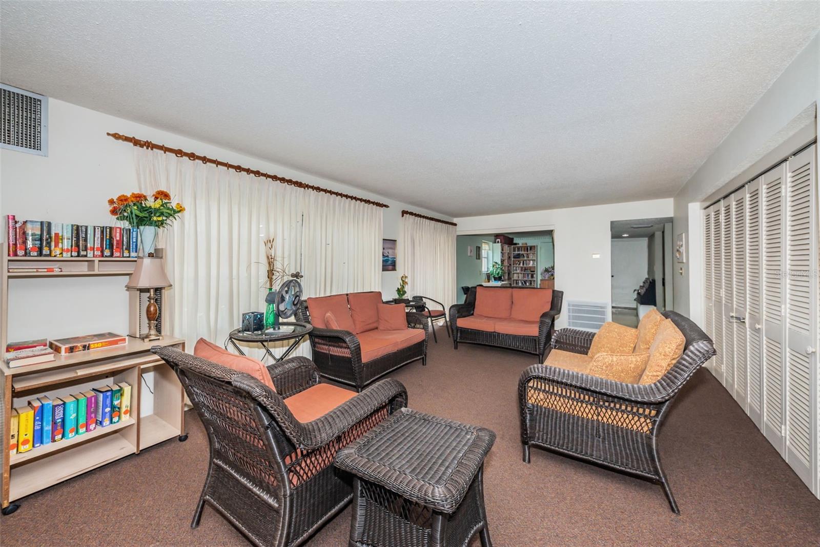 SEMINOLE-ON-THE-GREEN CAVALIER BLDG - Residential