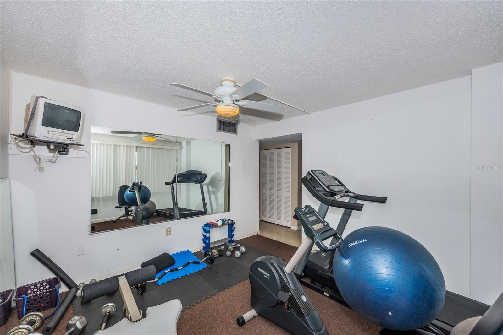 SEMINOLE-ON-THE-GREEN CAVALIER BLDG - Residential