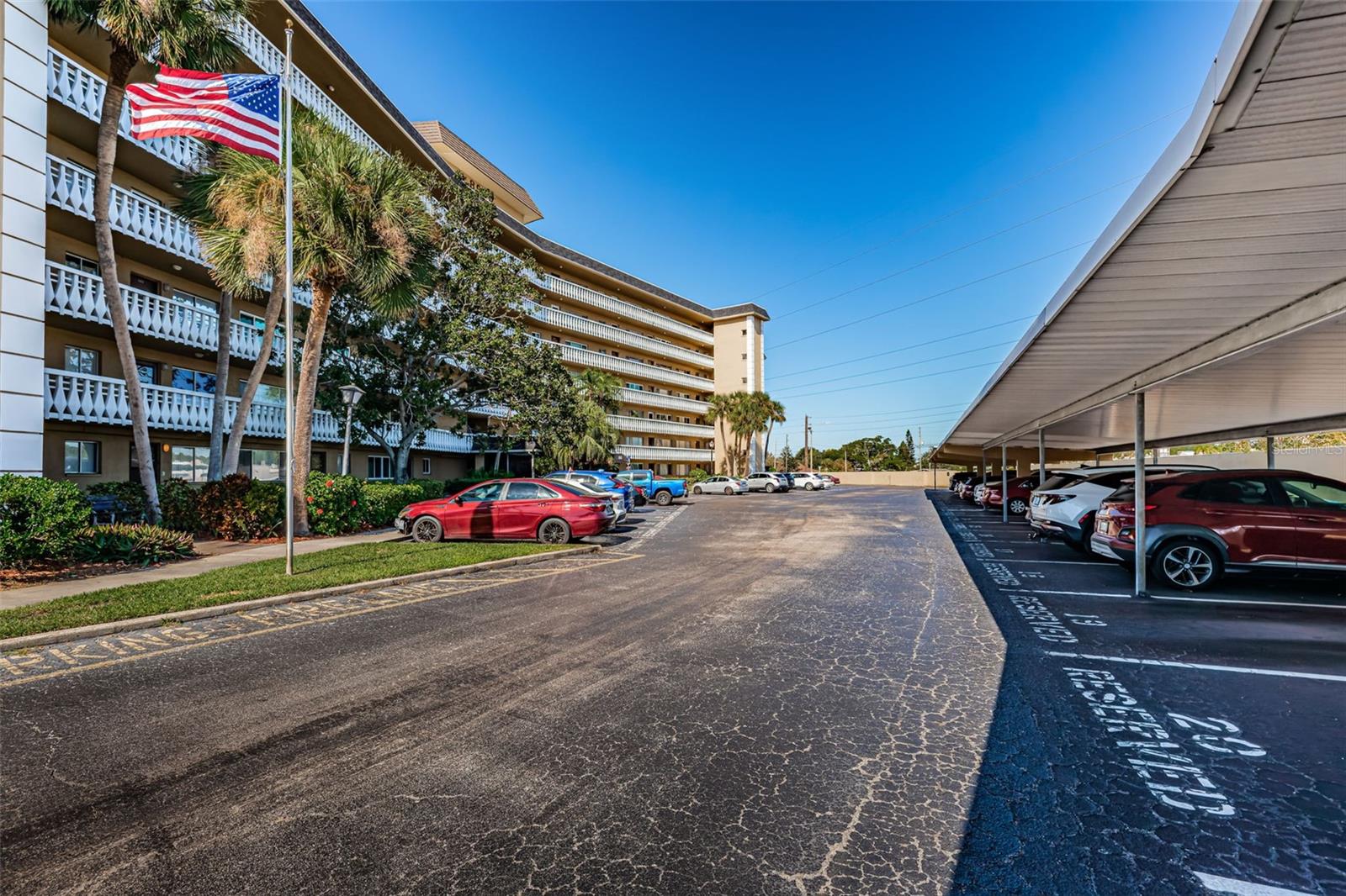 SEMINOLE-ON-THE-GREEN CAVALIER BLDG - Residential