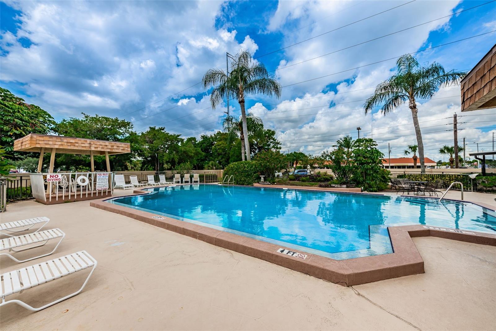 SEMINOLE-ON-THE-GREEN CAVALIER BLDG - Residential