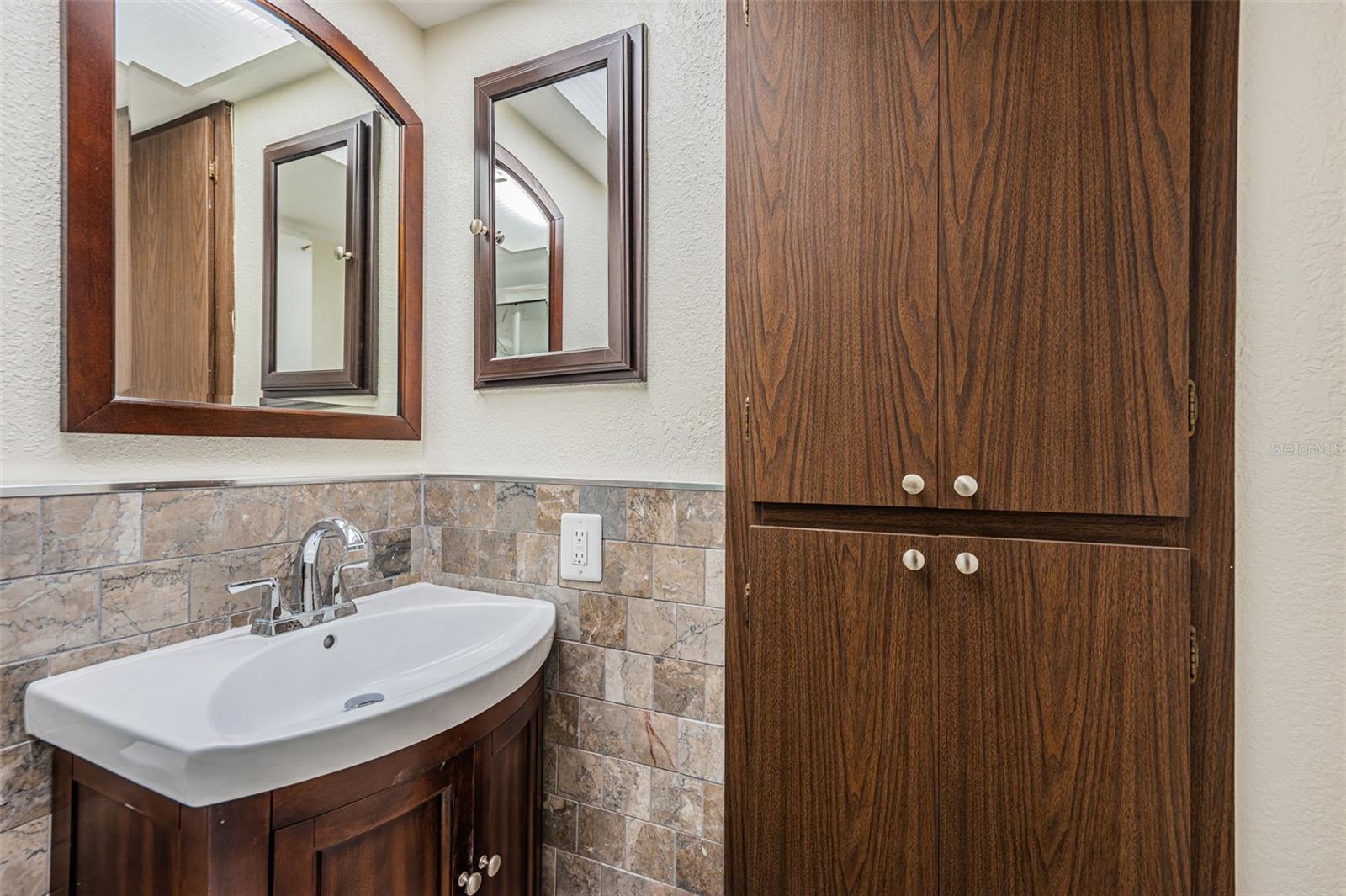 SEMINOLE-ON-THE-GREEN CAVALIER BLDG - Residential