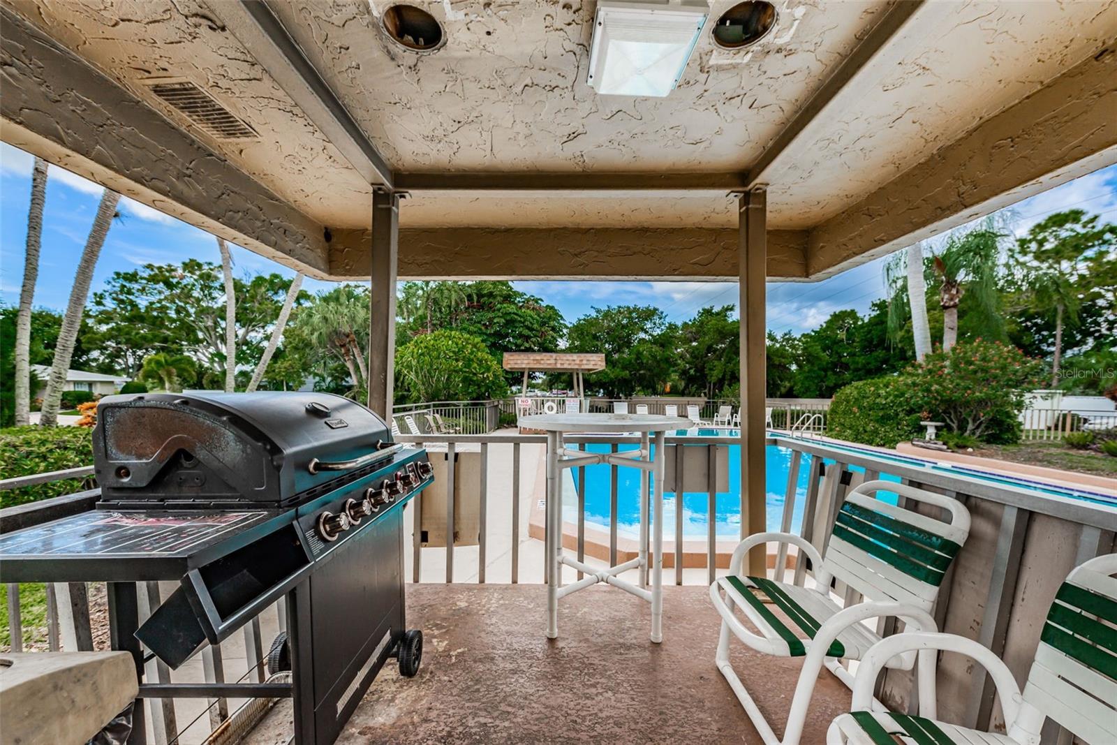 SEMINOLE-ON-THE-GREEN CAVALIER BLDG - Residential