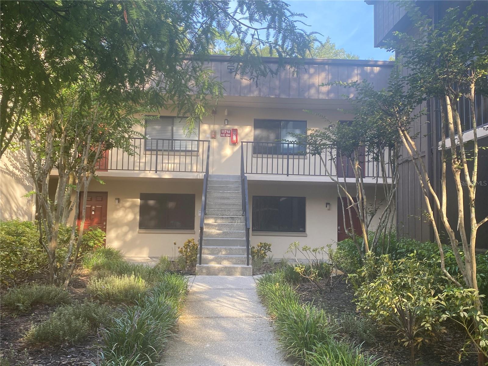 Welcome to this recently updated 2nd floor Raintree Village condo. This spacious 1 bed 1.5 bath 2nd floor condo offers an open floor plan with a living room that seamlessly flows into the dining and kitchen area. Enjoy an oversized bedroom suite that includes a large closet and a full bath with tub and shower combo. Also, in the bedroom you will find a sliding door that opens to a covered and screened in lanai for your enjoyment and relaxation. This condo has ceramic wood looking tile in the living, dining and kitchen with beautiful laminate in the bedroom. Nestled in the heart of Temple Terrace just moments away from USF, Moffit Cancer Center, Busch Gardens, restaurants, shopping and more. The community offers 1 assigned parking space with dedicated guest parking, pool, tennis and more. Call today for a private showing!
$75 App fee/adult, $300 non-refundable pet fee (1) pet allowed (HOA Guidelines) security deposit equal to one month's rent, $75 tenant annual processing fee each household after acceptance, renters insurance required. HOA requires up to 30 days to approve application. HOA has an application fee of $100 each adult.