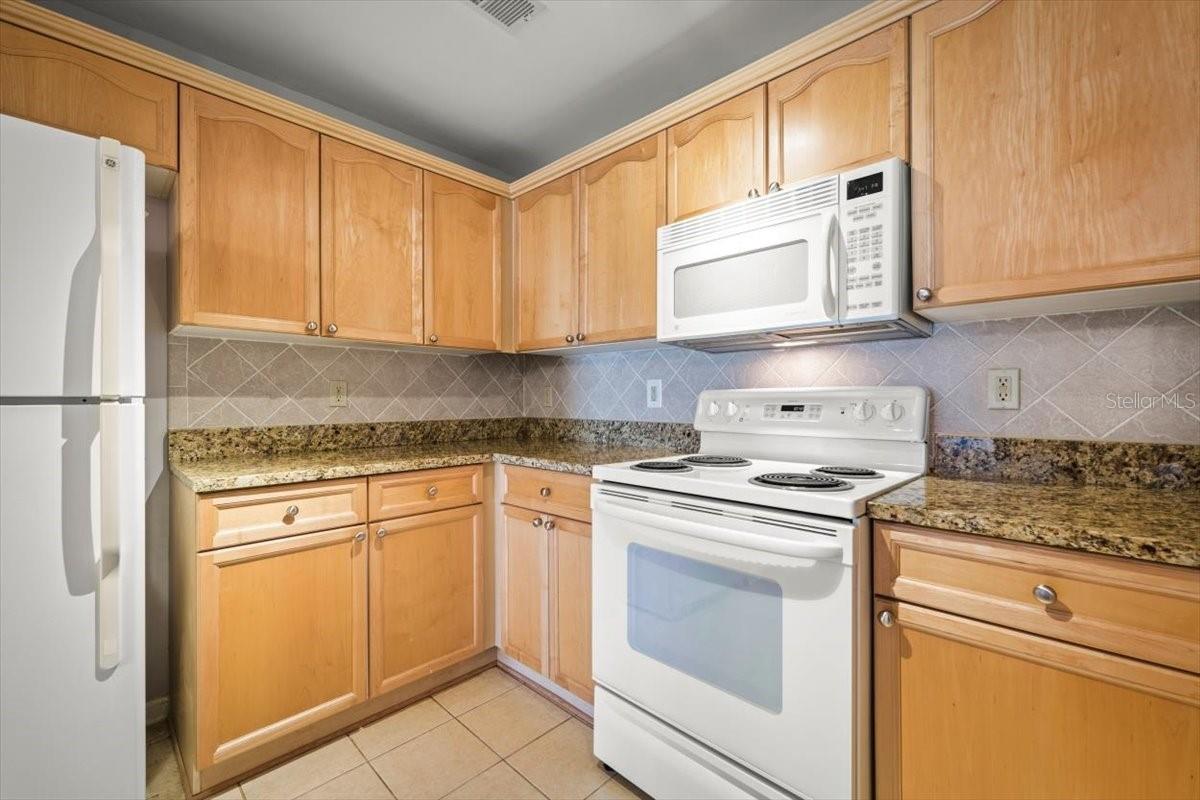 PLAZA CONDO AT BERKMAN - Residential