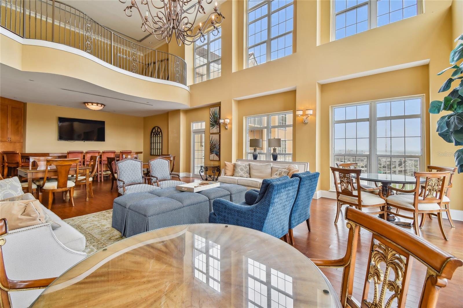 PLAZA CONDO AT BERKMAN - Residential