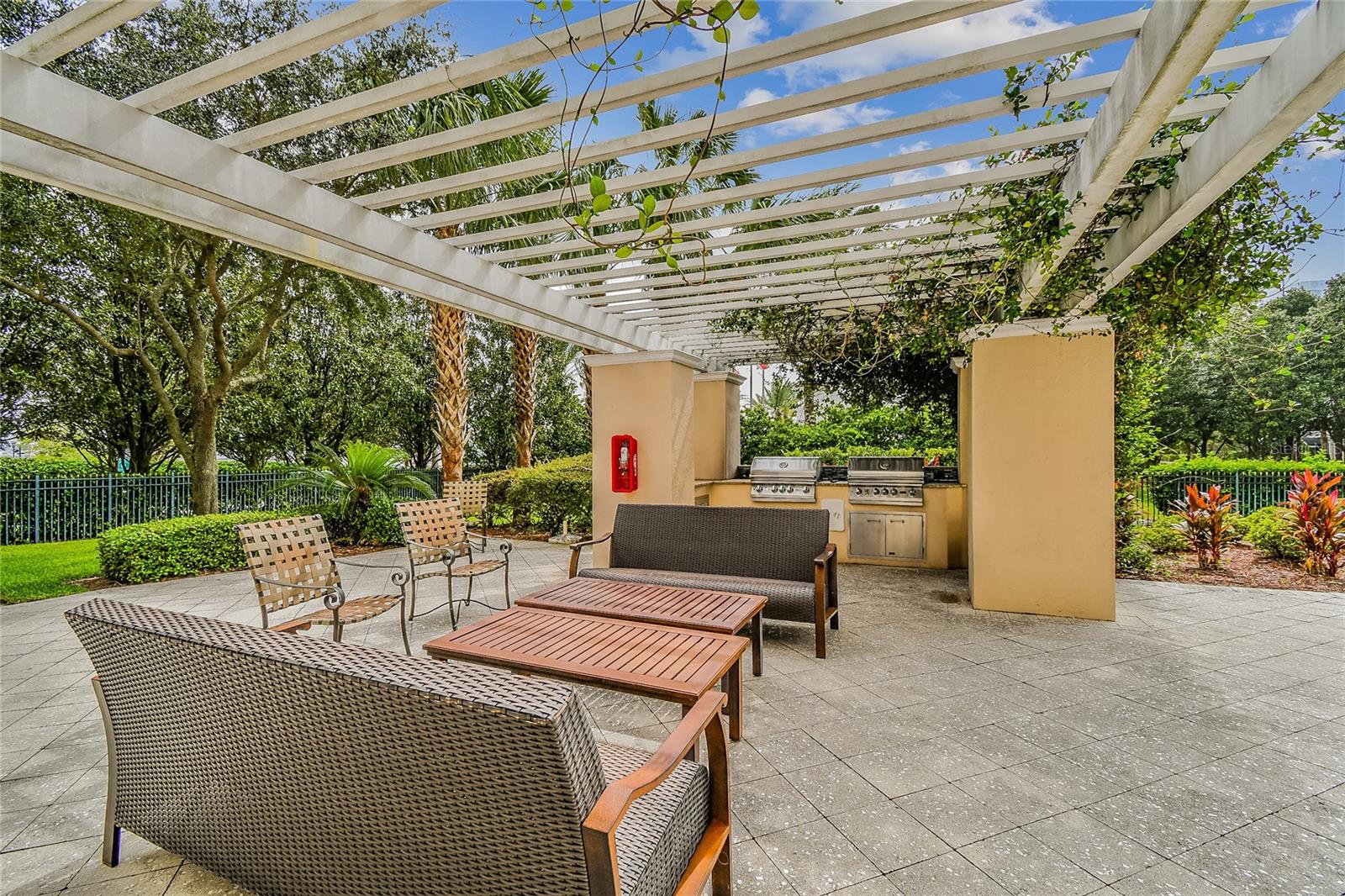 PLAZA CONDO AT BERKMAN - Residential