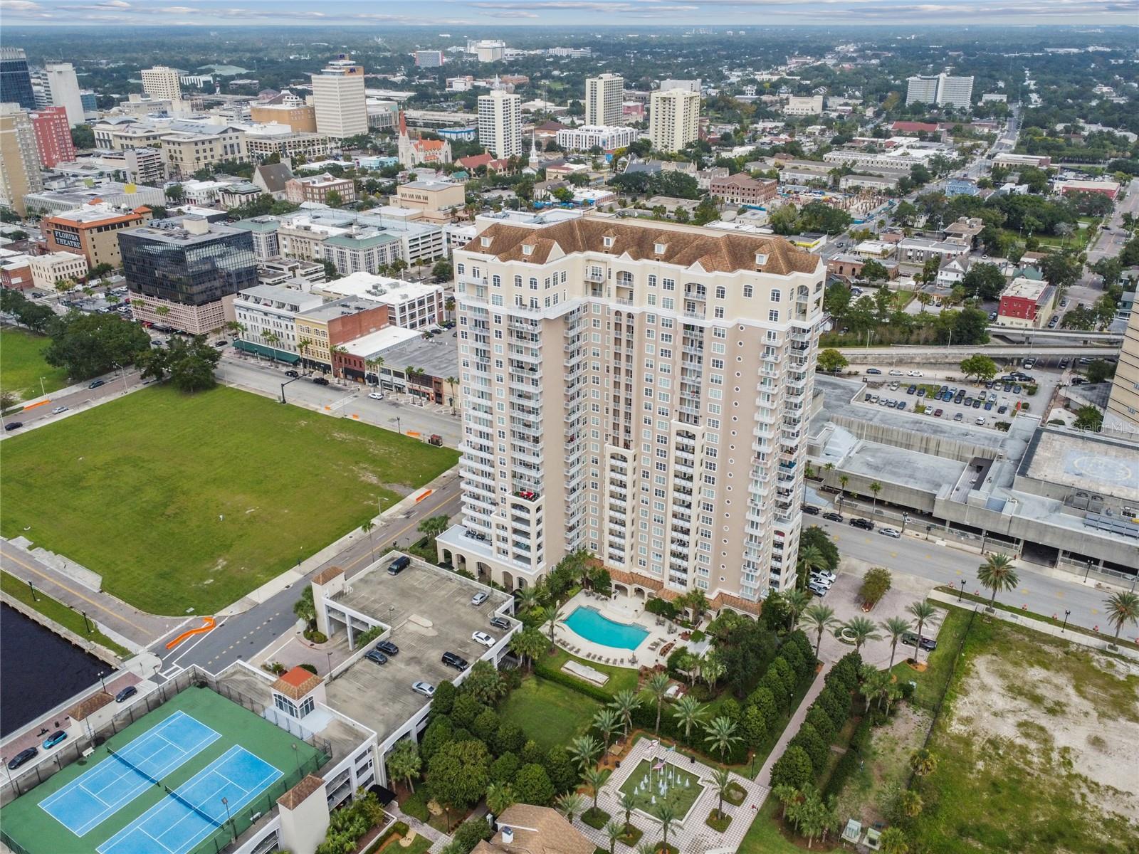 PLAZA CONDO AT BERKMAN - Residential