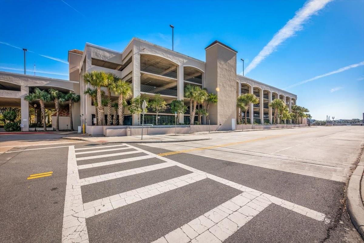 PLAZA CONDO AT BERKMAN - Residential