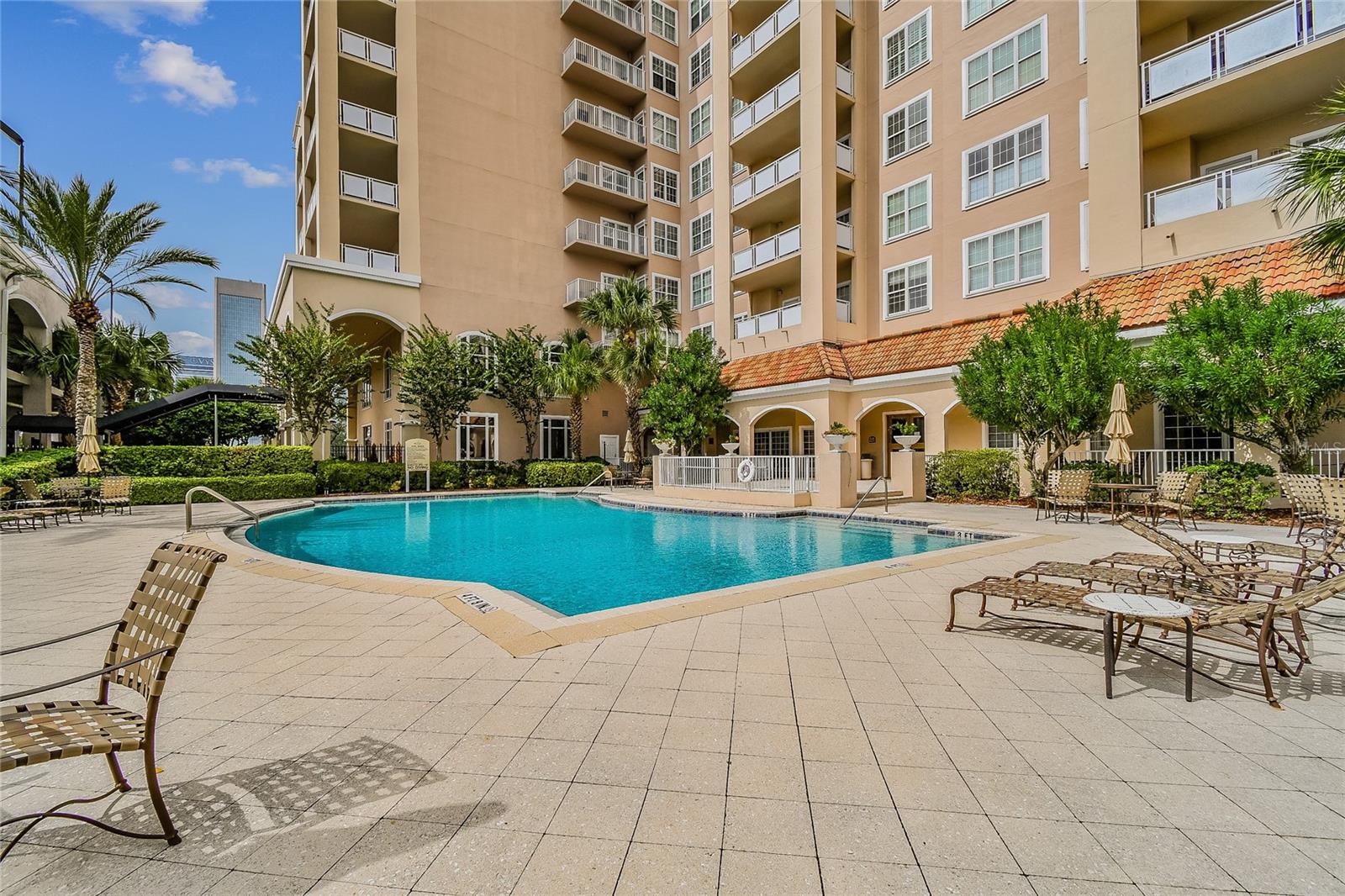PLAZA CONDO AT BERKMAN - Residential