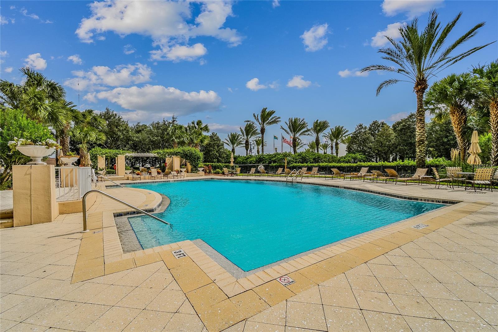 PLAZA CONDO AT BERKMAN - Residential